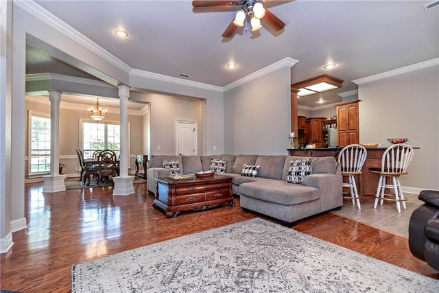 2104 Caribou Lane, Elm Springs, AR 72762