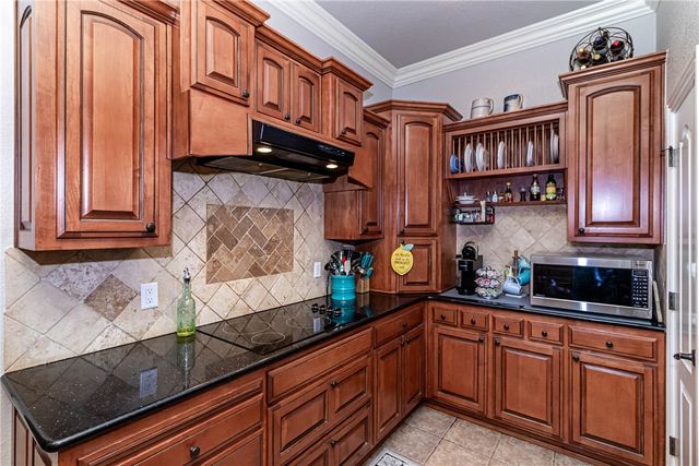 2104 Caribou Lane, Elm Springs, AR 72762