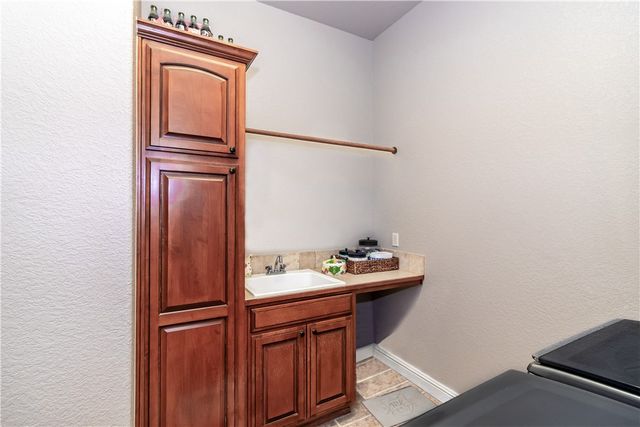 2104 Caribou Lane, Elm Springs, AR 72762