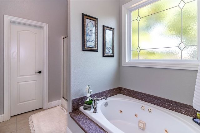 2104 Caribou Lane, Elm Springs, AR 72762