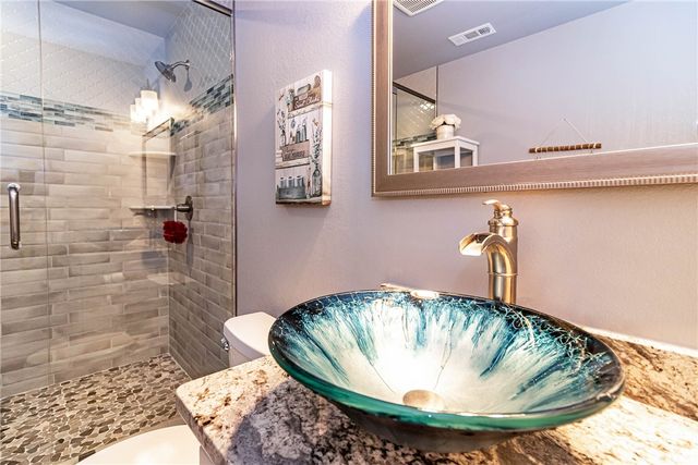 2104 Caribou Lane, Elm Springs, AR 72762