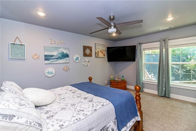 2104 Caribou Lane, Elm Springs, AR 72762