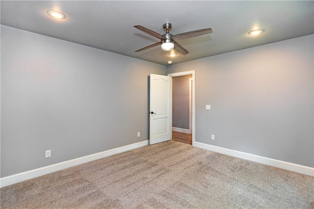 2104 Caribou Lane, Elm Springs, AR 72762