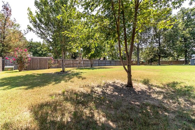 2104 Caribou Lane, Elm Springs, AR 72762