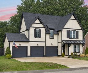 2064 Neill Ln, Cross Plains, TN 37049