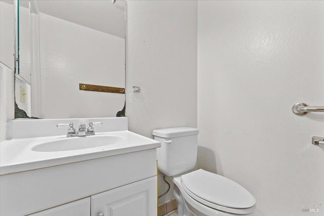 800 Mckillop Ct, Petaluma, CA 94954