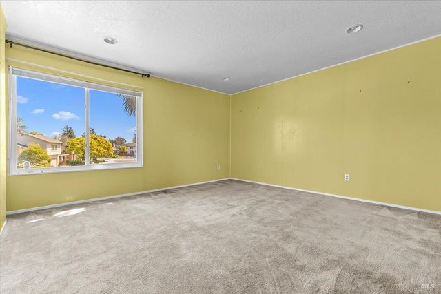 800 Mckillop Ct, Petaluma, CA 94954