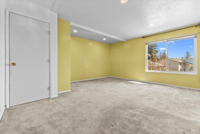 800 Mckillop Ct, Petaluma, CA 94954