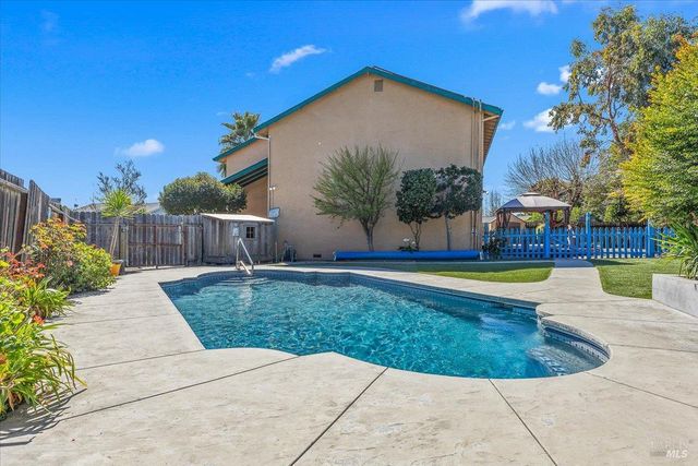 800 Mckillop Ct, Petaluma, CA 94954