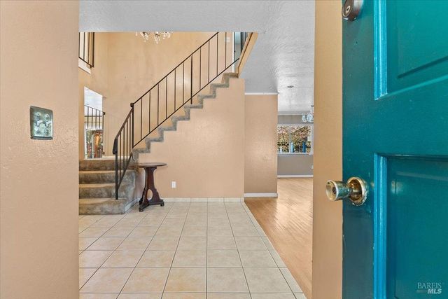 800 Mckillop Ct, Petaluma, CA 94954