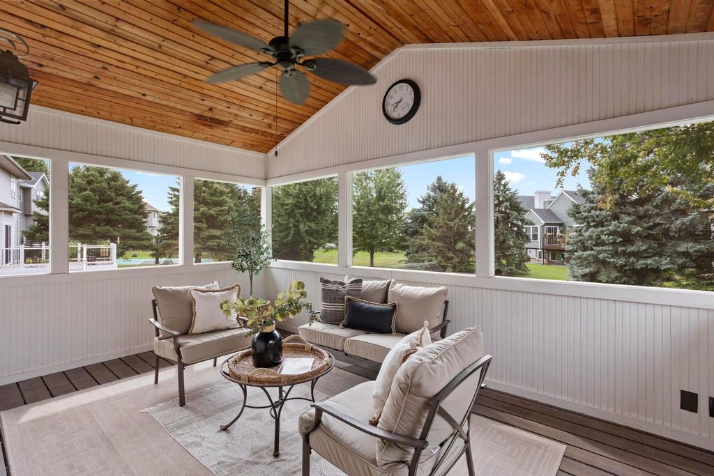 2452 Eagle Valley Drive, Woodbury, MN 55129 — photo 5