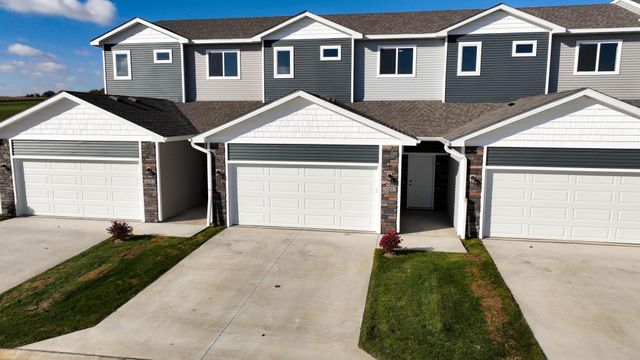 3003 Bracken Place, Norwalk, IA 50211