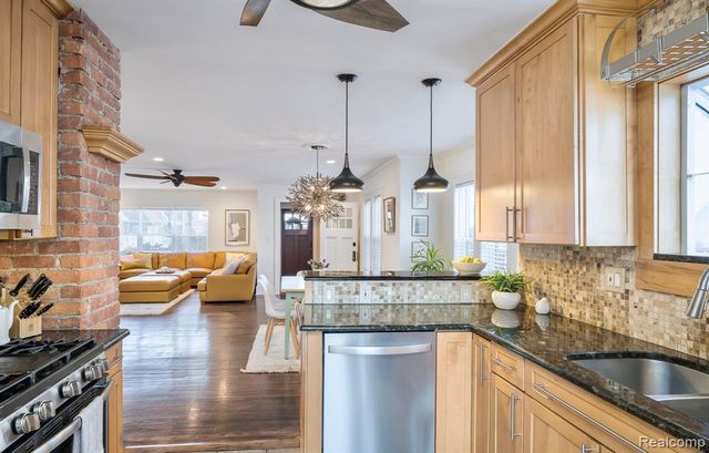 930 E 2nd Street, Royal Oak, MI 48067