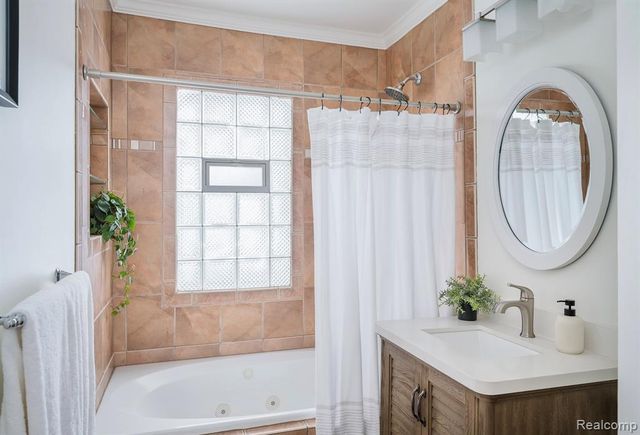 930 E 2nd Street, Royal Oak, MI 48067