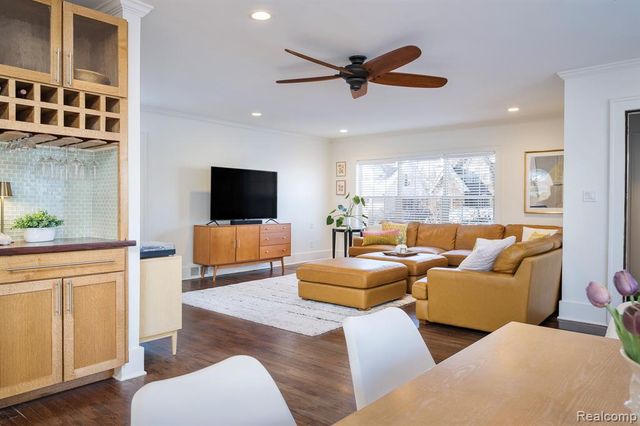 930 E 2nd Street, Royal Oak, MI 48067