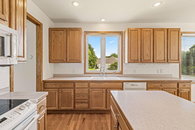 16568 Irwindale Way, Lakeville, MN 55044