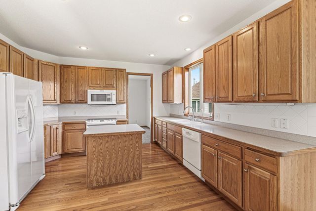 16568 Irwindale Way, Lakeville, MN 55044