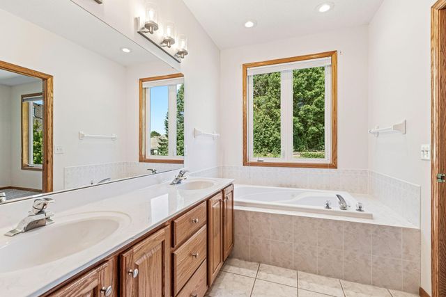 16568 Irwindale Way, Lakeville, MN 55044
