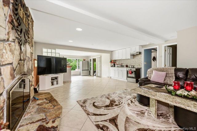 65 Plum Road, Mahopac, NY 10541