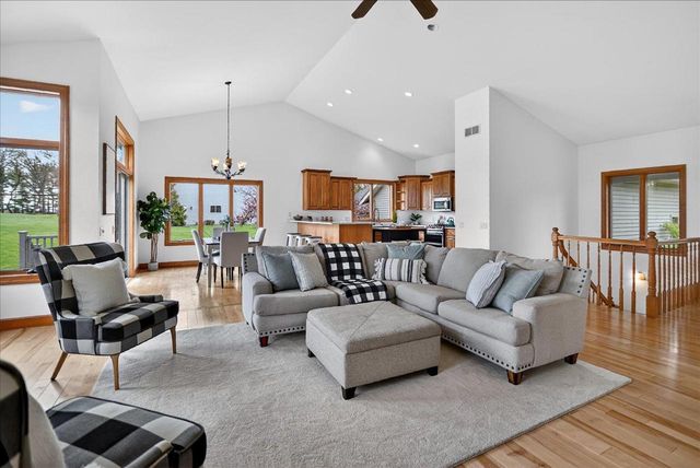 2988 Wyndwood Way, Sun Prairie, WI 53590