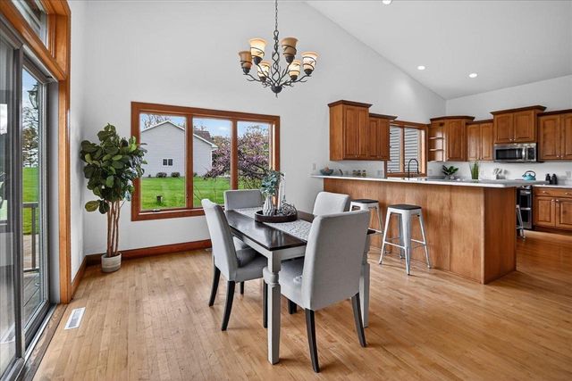 2988 Wyndwood Way, Sun Prairie, WI 53590