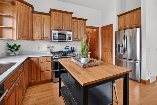 2988 Wyndwood Way, Sun Prairie, WI 53590