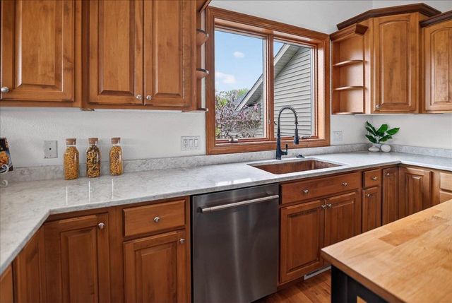 2988 Wyndwood Way, Sun Prairie, WI 53590
