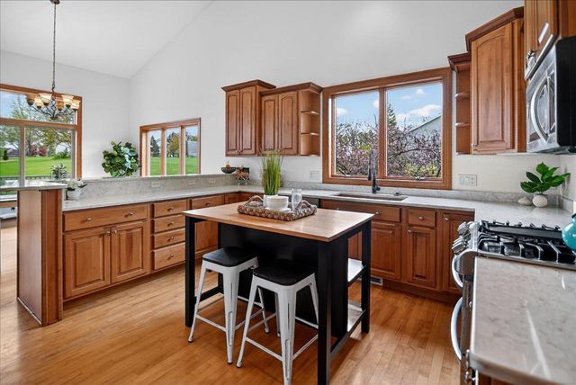 2988 Wyndwood Way, Sun Prairie, WI 53590