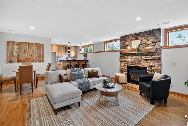 2988 Wyndwood Way, Sun Prairie, WI 53590