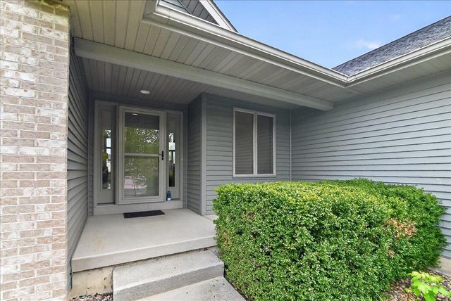 2988 Wyndwood Way, Sun Prairie, WI 53590