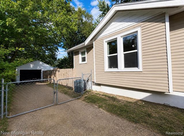 4301 Menton Street, Flint, MI 48507