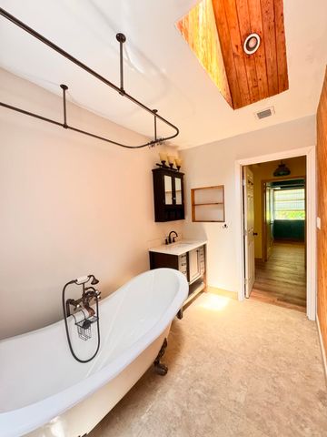 2500 JACKSON Street, Hollywood, FL 33020