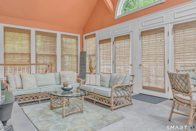 10 Arthurs Court, Newtown, CT 06470