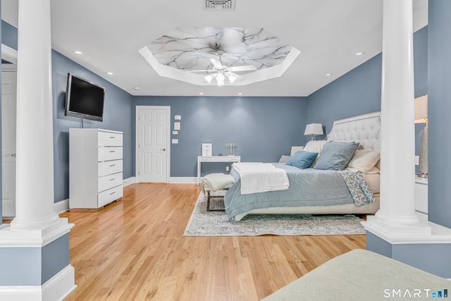 10 Arthurs Court, Newtown, CT 06470