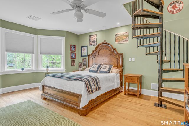 10 Arthurs Court, Newtown, CT 06470