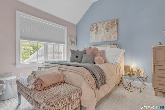 10 Arthurs Court, Newtown, CT 06470
