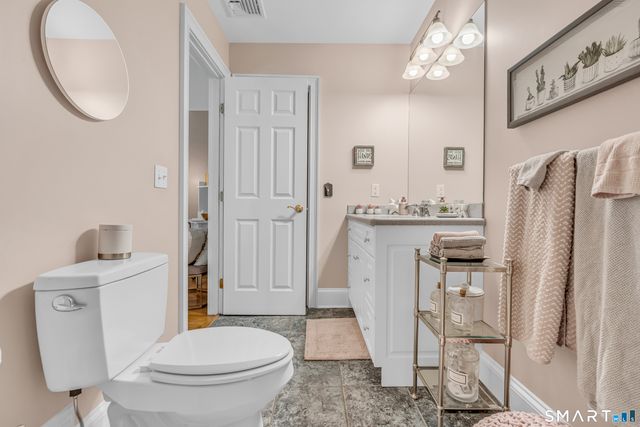 10 Arthurs Court, Newtown, CT 06470