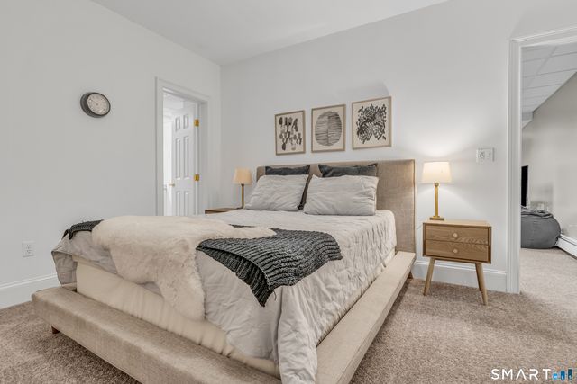 10 Arthurs Court, Newtown, CT 06470