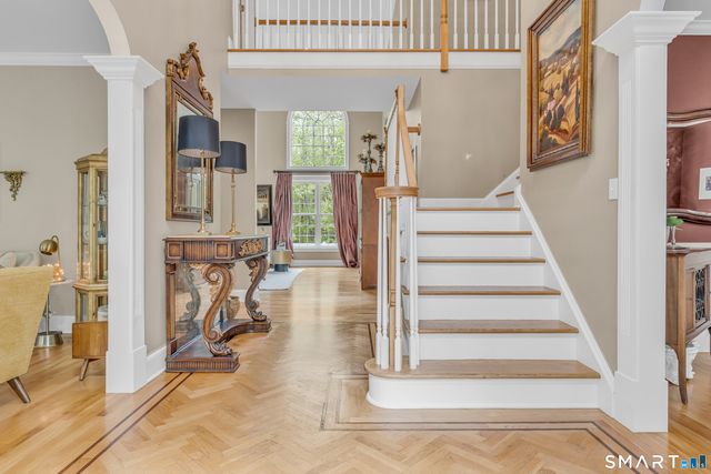 10 Arthurs Court, Newtown, CT 06470