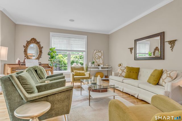 10 Arthurs Court, Newtown, CT 06470