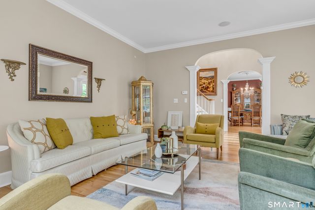 10 Arthurs Court, Newtown, CT 06470