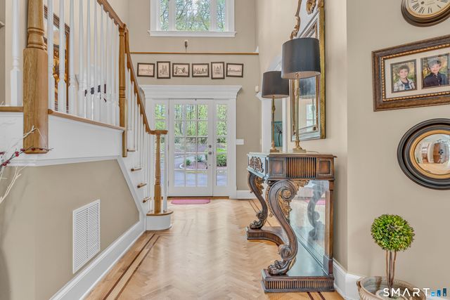 10 Arthurs Court, Newtown, CT 06470