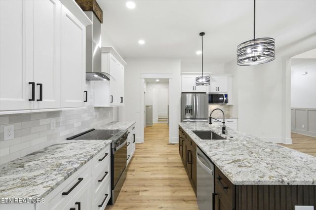 909 S Chilhowee Drive, Knoxville, TN 37914