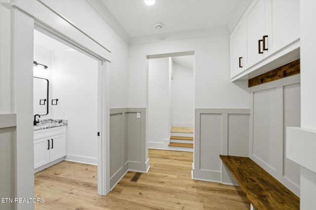 909 S Chilhowee Drive, Knoxville, TN 37914