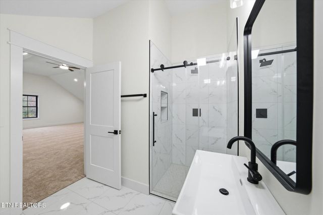 909 S Chilhowee Drive, Knoxville, TN 37914