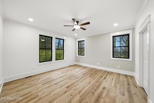 909 S Chilhowee Drive, Knoxville, TN 37914