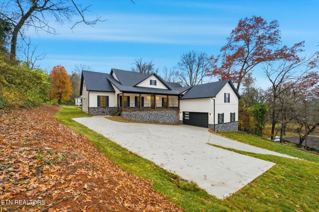 909 S Chilhowee Drive, Knoxville, TN 37914