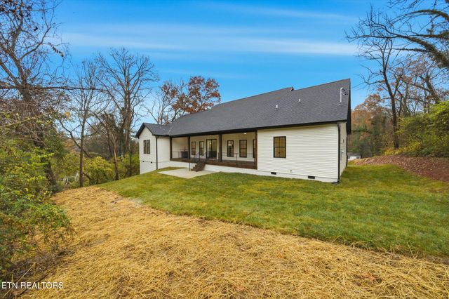 909 S Chilhowee Drive, Knoxville, TN 37914