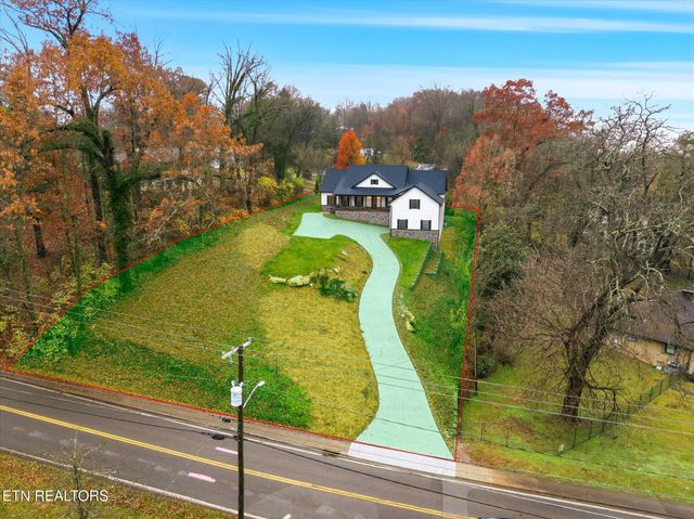 909 S Chilhowee Drive, Knoxville, TN 37914