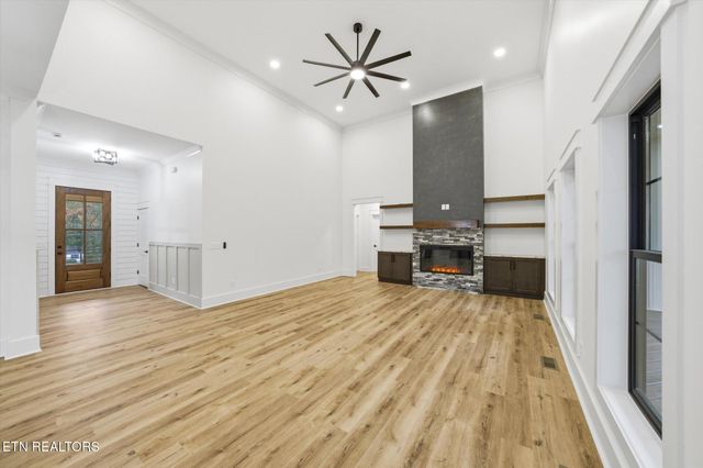 909 S Chilhowee Drive, Knoxville, TN 37914